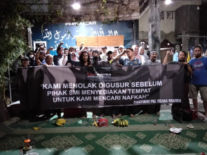 Puluhan Tahun Berdagang, PKL di gresik tolak Penggusuran Sepihak dari Perusahaan BUMN