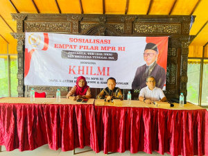 Didepan para pelaku UMKM Gresik. Anggota DPR RI Dapil Lamongan-Gresik Sampaikan Pentingnya Pendidikan 4 Pilar.