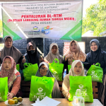 Peduli Warga Miskin. BUMDesma sejahtera Ujungpangkah sebar paket ke sepuluh desa
