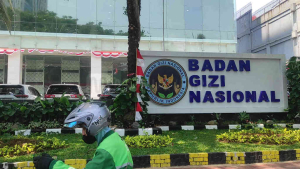 Belum genap sehari berganti pimpinan. Kantor BGN hari ini di geledah Kejagung